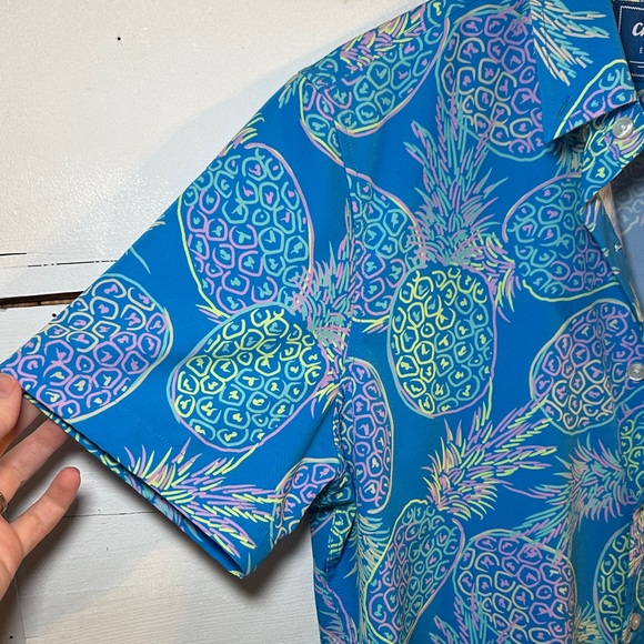 Chubbies Mens Blue Pineapple Hawaiian Performance Polo Shirt Medium - Picture 3 of 9